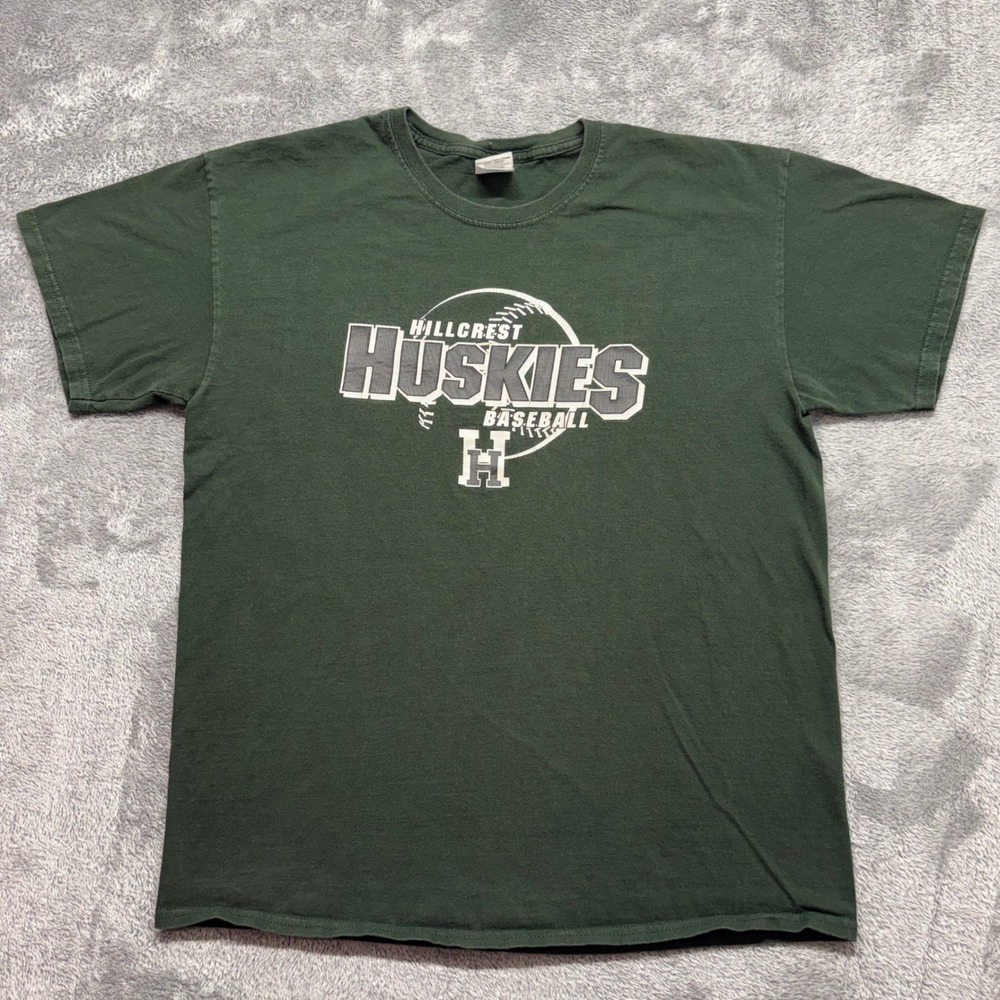 Gildan T-Shirt Mens Large Green Good Hillcrest Huskies Baseball Graphic Tee